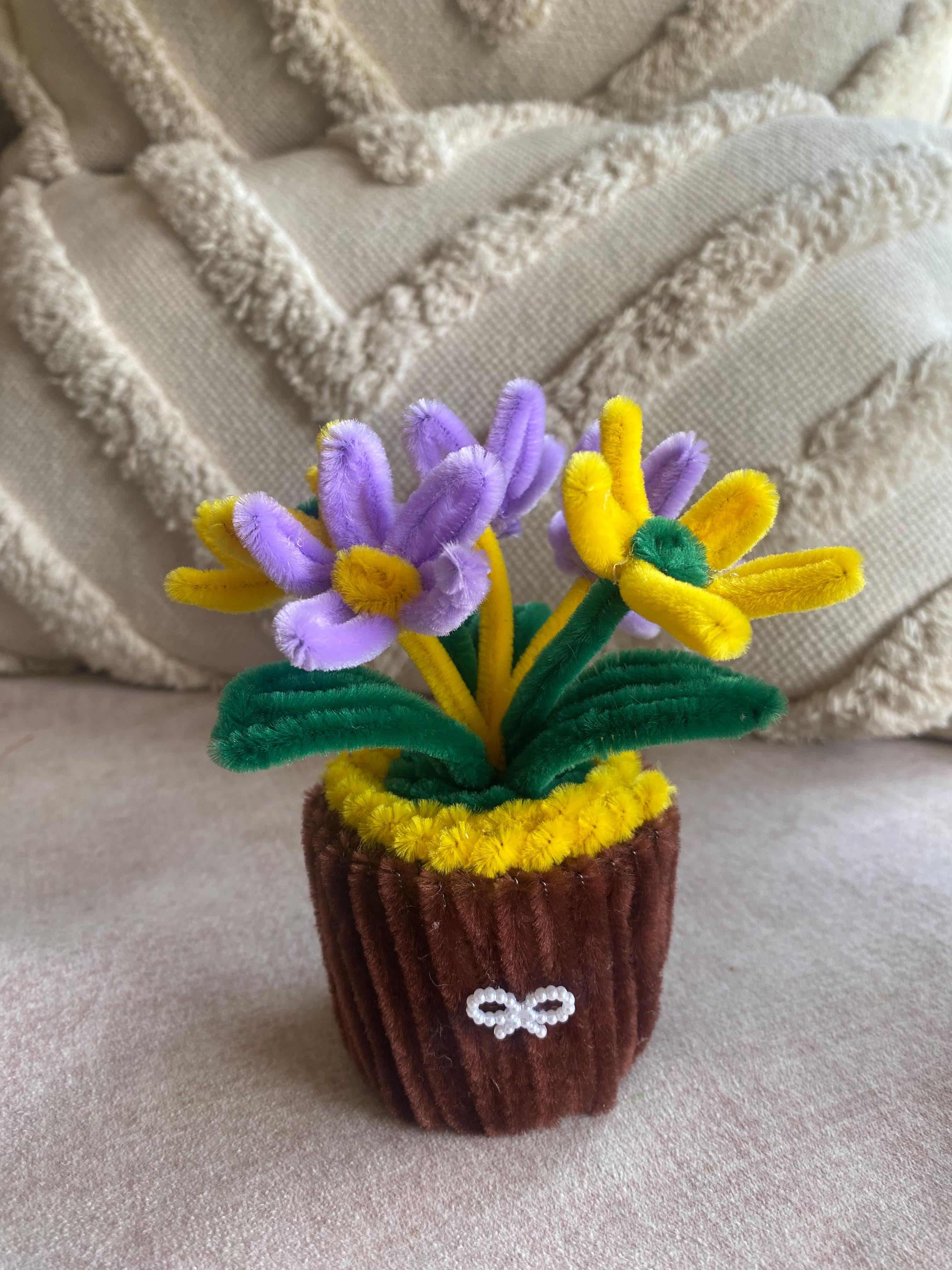 Flower Desk Buddy - Image 1