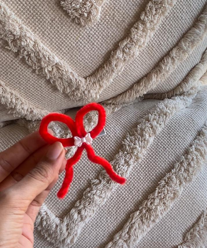 Red Bow Rubber Band - Image 1